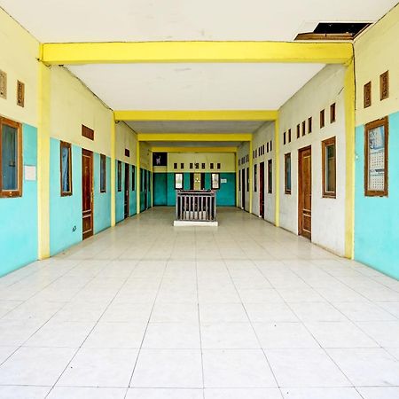 Oyo Life 93037 Nova Jaya Homestay Syariah Lamongan Exterior photo