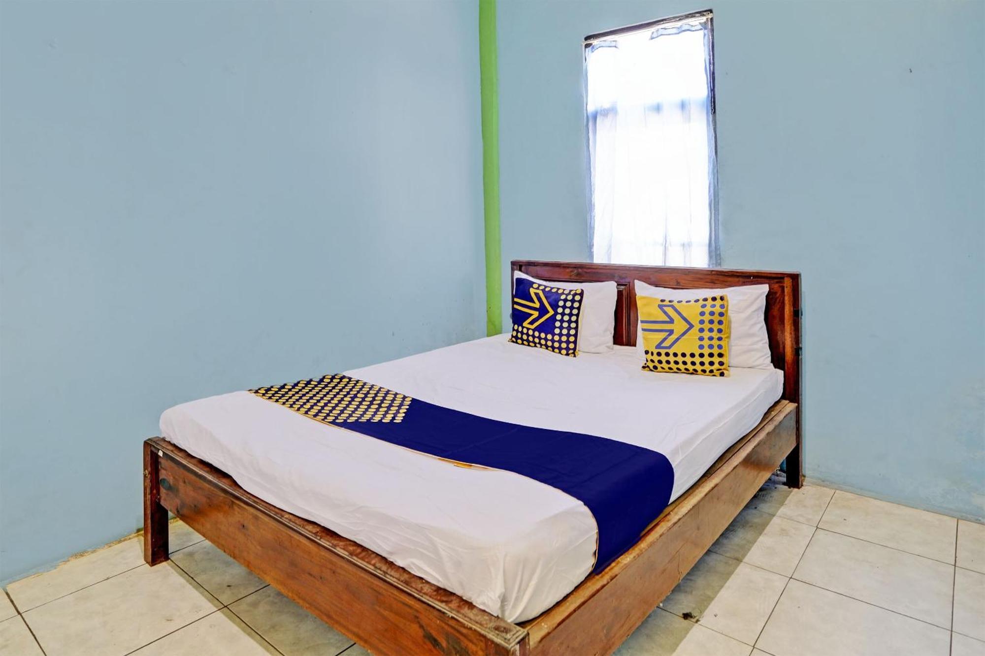 Oyo Life 93037 Nova Jaya Homestay Syariah Lamongan Exterior photo